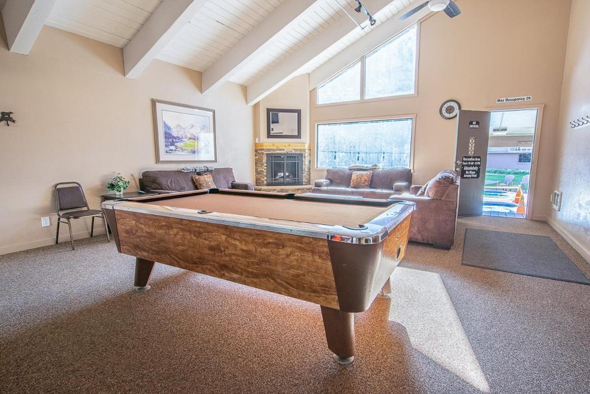 ממות' לייקס Fully Renovated! St Anton #17 Ski In Ski Out 1 Bedroom 1 Bathroom Condo! Sleeps Up To 4! מראה חיצוני תמונה