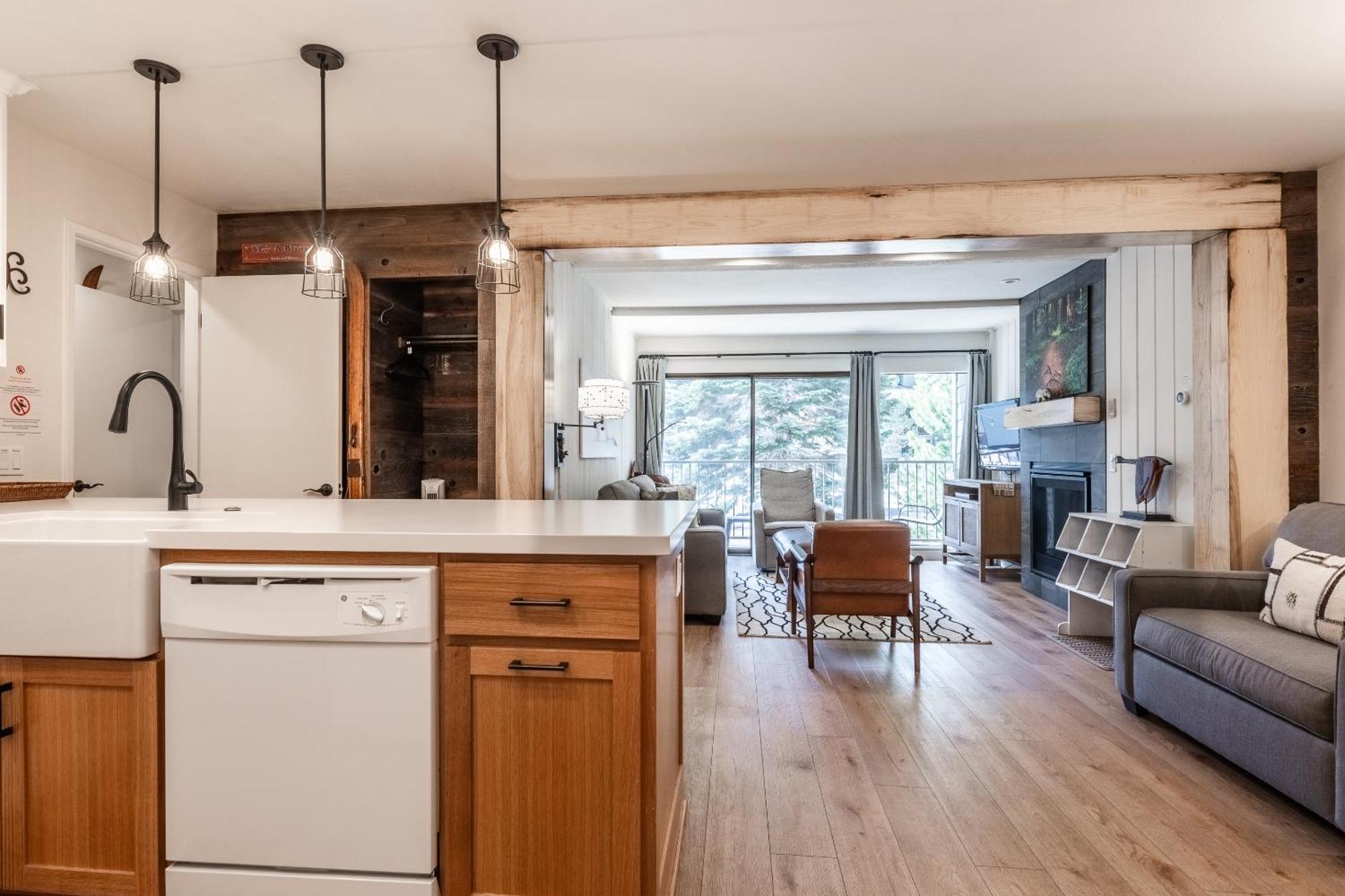 ממות' לייקס Fully Renovated! St Anton #17 Ski In Ski Out 1 Bedroom 1 Bathroom Condo! Sleeps Up To 4! מראה חיצוני תמונה